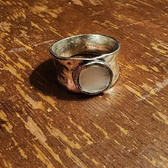 Ring - Picture 1 of 4